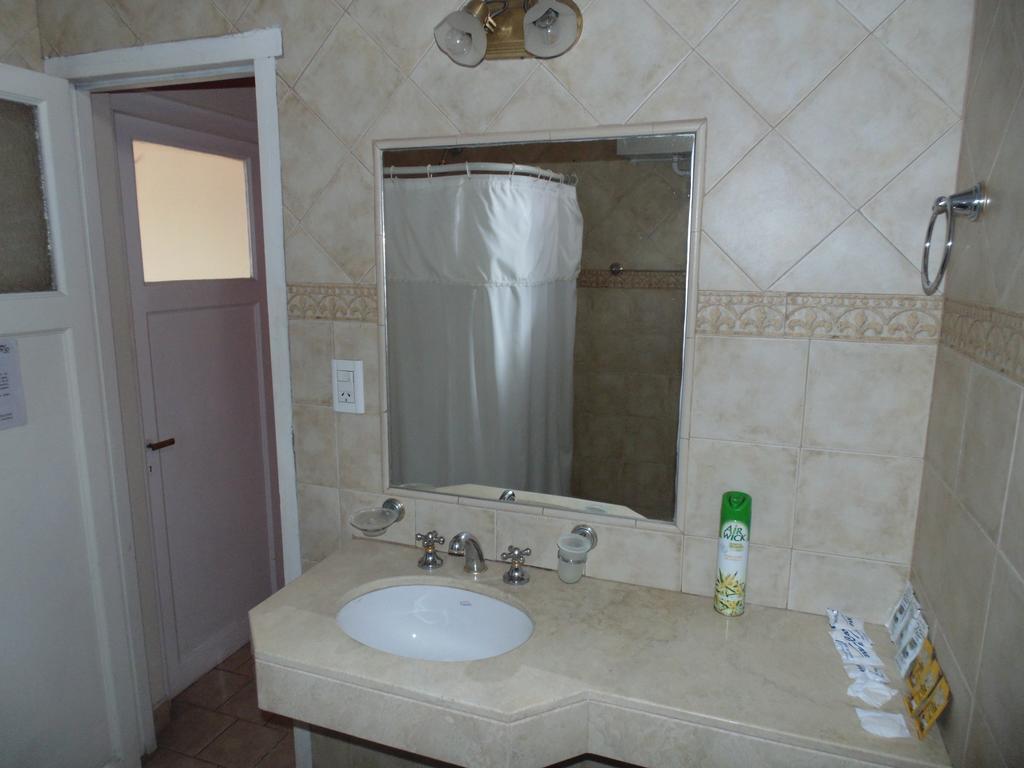 Hostal Pueblo Andino Salta Ruang foto