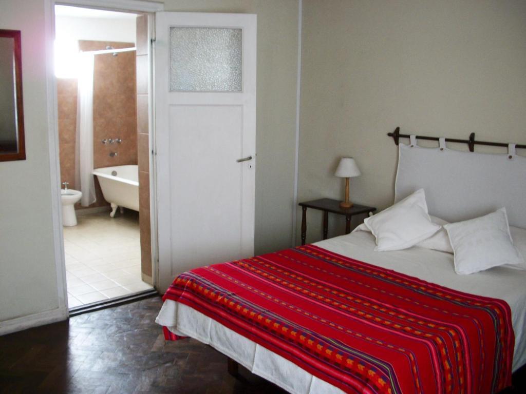 Hostal Pueblo Andino Salta Ruang foto